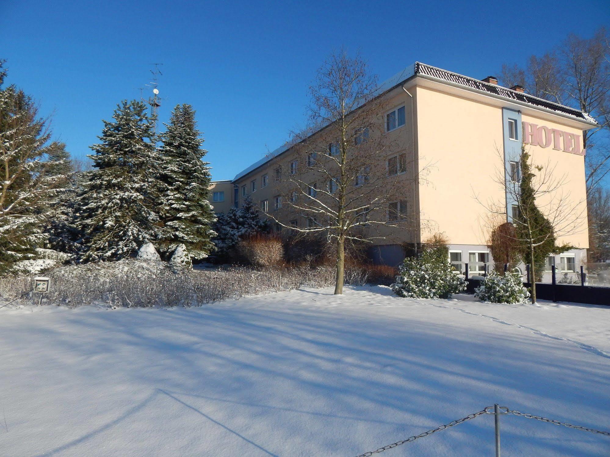 Hotel Am Tierpark Güstrow Exteriör bild